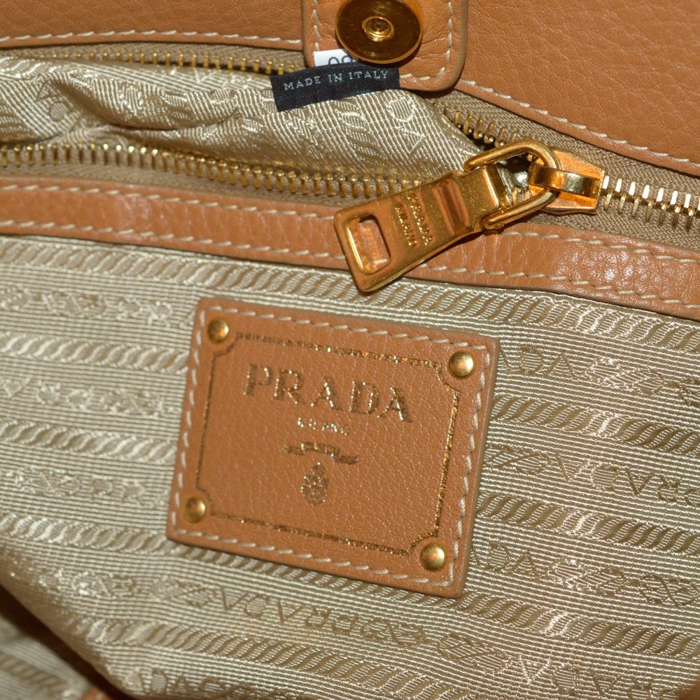 Prada Vitello Daino BN2097 Logo Signature Tan Leather shoulder Bag Gold Brass - Picture 11 of 15